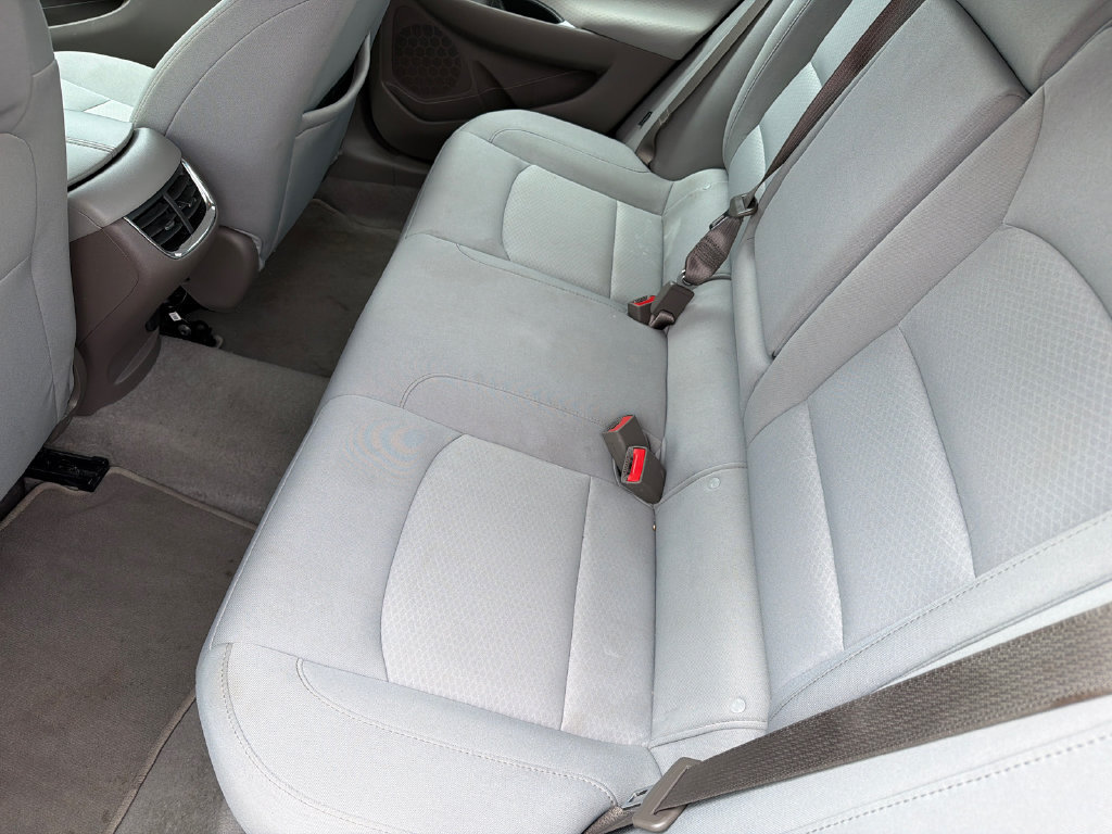 Used 2025 Chevrolet Malibu LT FWD image 16