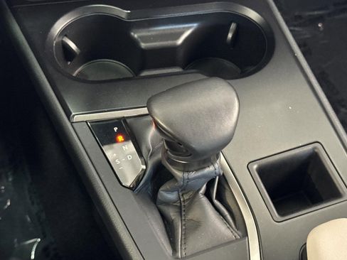 Used 2024 Lexus UX 250h FWD image 19