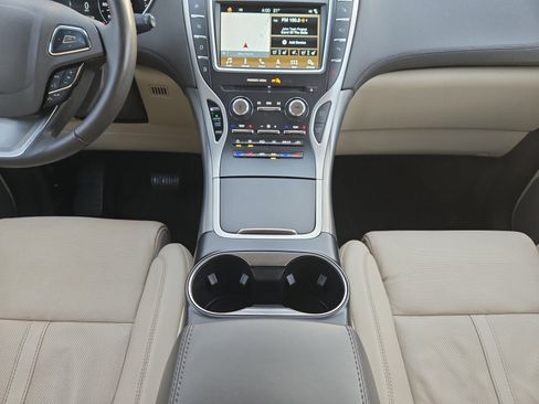 Used 2018 Lincoln MKX Reserve w/ Luxury Package image 21