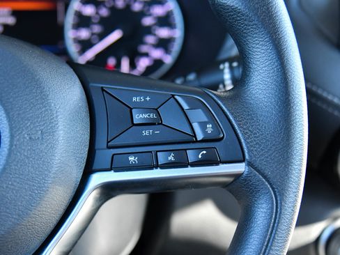 Used 2025 Nissan Sentra SV image 27