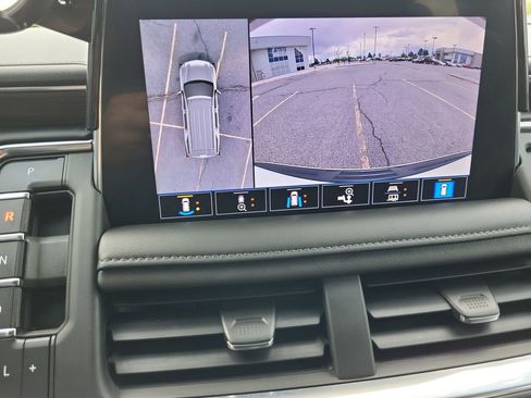 Used 2021 Chevrolet Tahoe Z71 w/ Luxury Package image 20