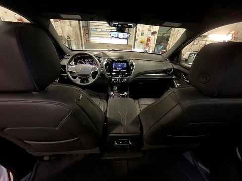Used 2024 Chevrolet Traverse RS w/ LPO, Floor Liner Package image 3