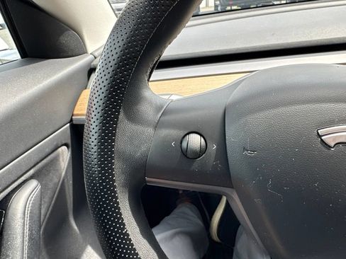 Used 2020 Tesla Model 3 Standard Range Plus RWD image 13
