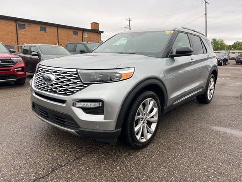 Certified 2023 Ford Explorer Platinum w/ Technology Package AWD/4WD image 33