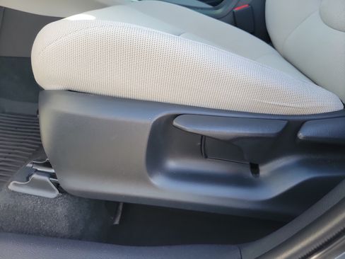Used 2023 Toyota Corolla Cross L FWD image 20
