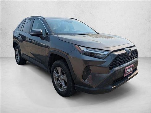 Used 2024 Toyota RAV4 LE AWD/4WD image 3