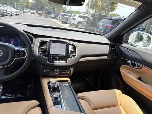 Certified 2024 Volvo XC90 B6 Ultimate AWD/4WD image 31