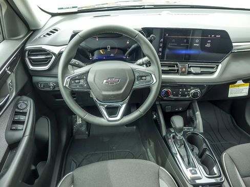 Used 2026 Chevrolet TrailBlazer LT w/ Midnight Edition FWD image 16