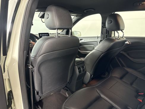 Used 2017 Mercedes-Benz B 250e image 28