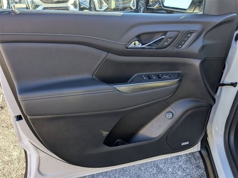 Certified 2023 GMC Acadia SLT w/ Elevation Edition image 16