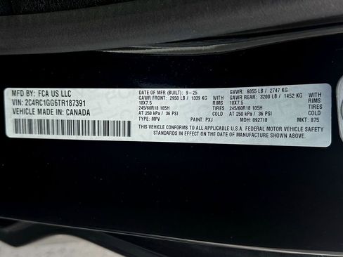 New 2026 Chrysler Pacifica Limited image 40