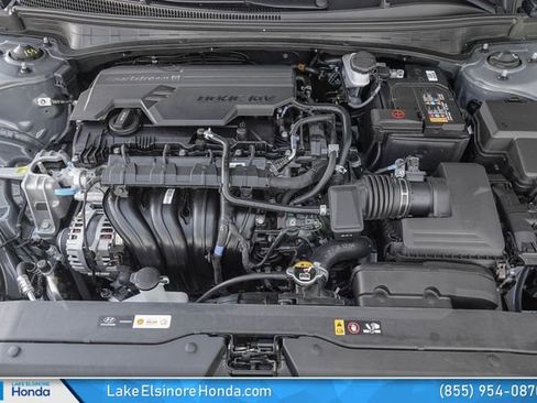 Used 2025 Hyundai Elantra Sport FWD image 30