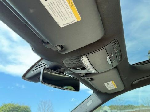 Used 2017 Mercedes-Benz E 300 4MATIC image 24