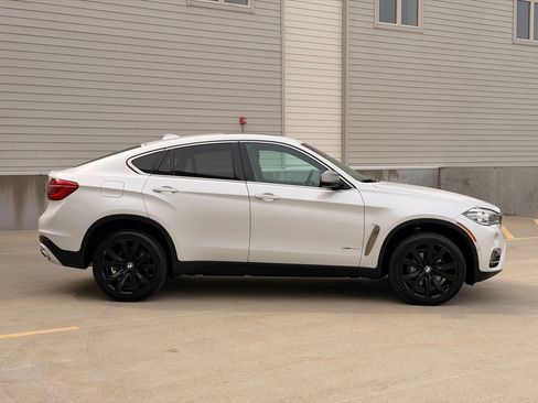 Used 2019 BMW X6 xDrive35i w/ Convenience Package AWD/4WD image 2