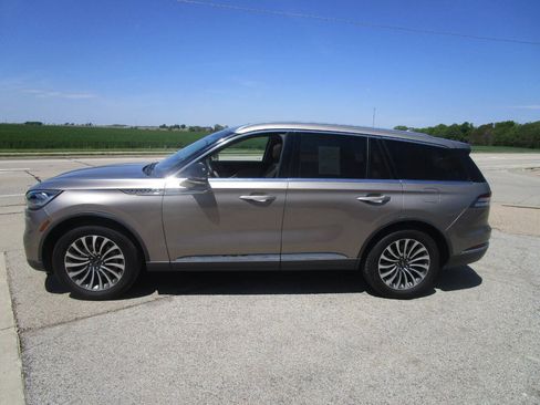Used 2020 Lincoln Aviator Reserve w/ Equipment Group 201A AWD/4WD image 3