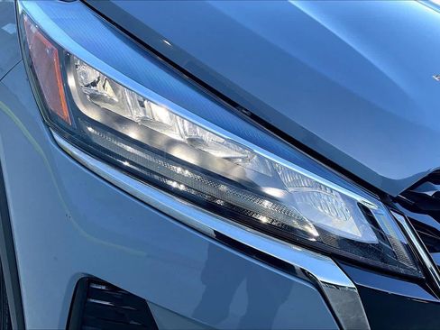 Used 2021 Nissan Kicks SR w/ SR Premium Package FWD image 24