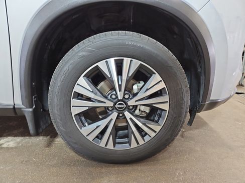 Used 2023 Nissan Rogue SV image 21