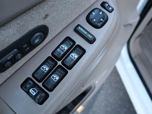 Used 2001 GMC Sierra 2500 SLT w/ SLT Marketing Option Pkg image 28