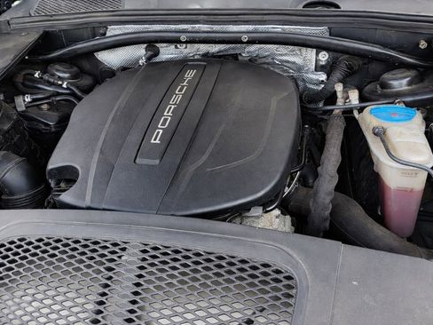 Used 2017 Porsche Macan AWD/4WD image 9
