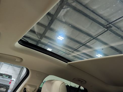 Used 2023 Buick Envision Avenir image 12