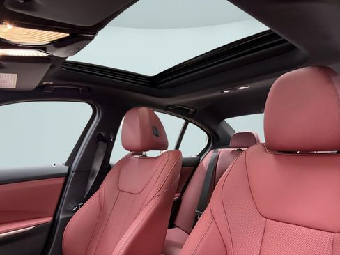 Certified 2024 BMW 330i xDrive Sedan w/ Convenience Package image 14