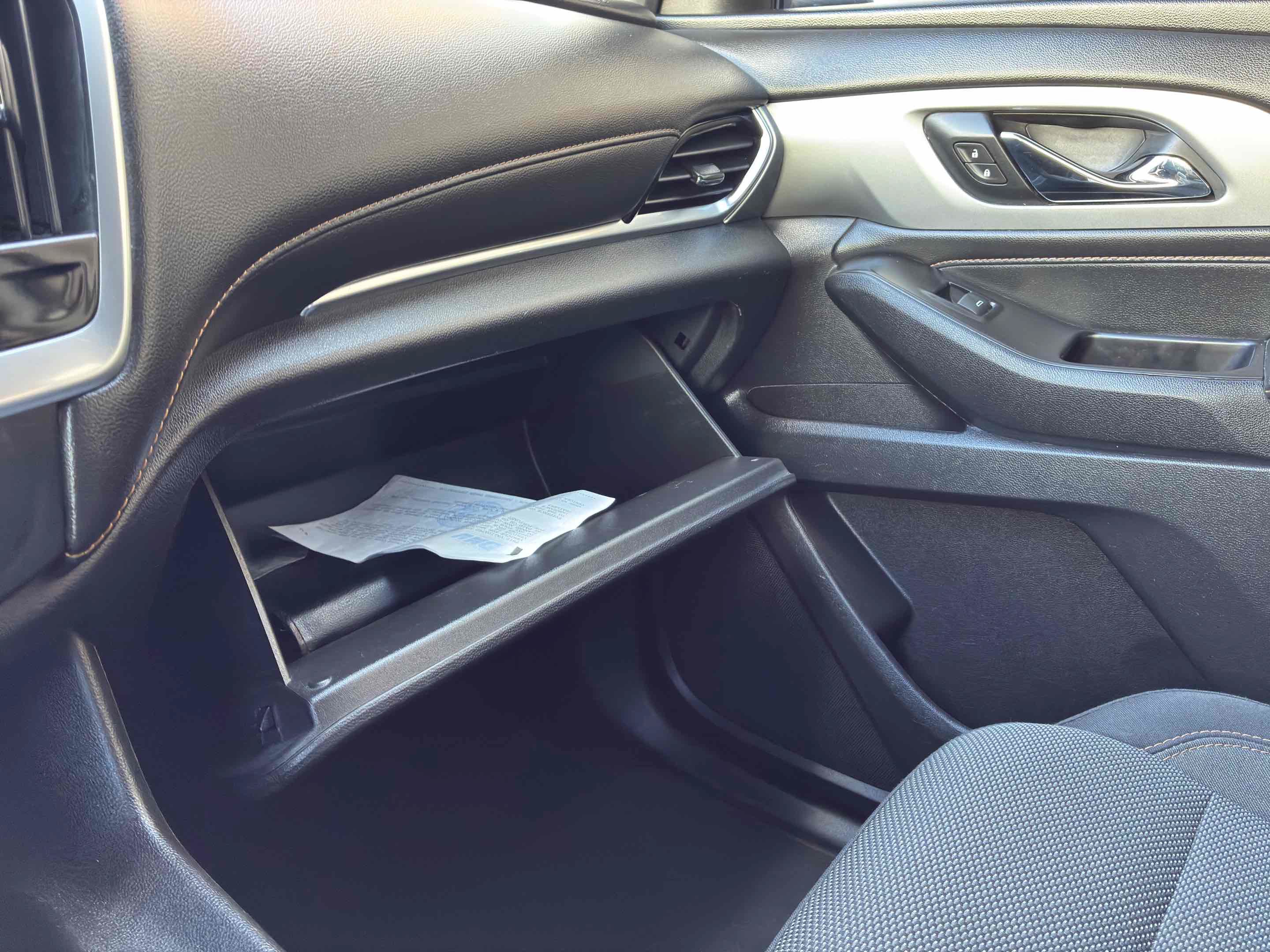 Used 2019 Chevrolet Traverse LT FWD image 29