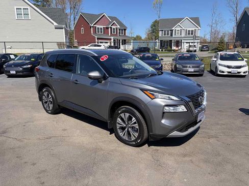 Used 2021 Nissan Rogue SV w/ Premium Package AWD/4WD image 2