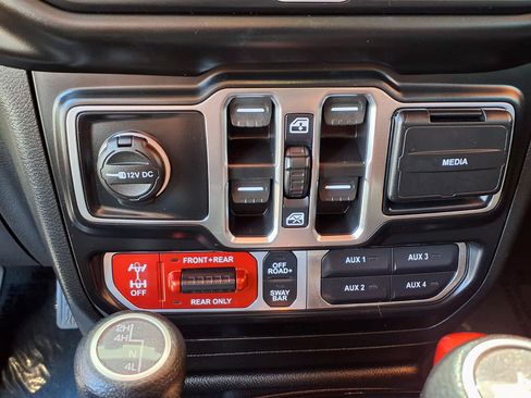 Used 2021 Jeep Wrangler Unlimited Rubicon AWD/4WD image 25