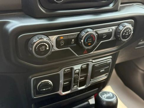 Used 2018 Jeep Wrangler Unlimited Sport S AWD/4WD image 28