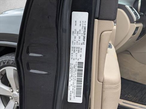 Used 2014 Jeep Grand Cherokee Overland w/ Advanced Technology Group image 25