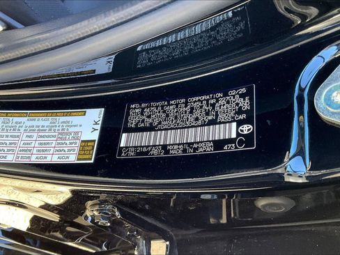 Certified 2025 Toyota Prius SE image 33