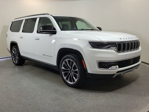 Used 2024 Jeep Wagoneer L Series III w/ Premium Group I AWD/4WD image 1