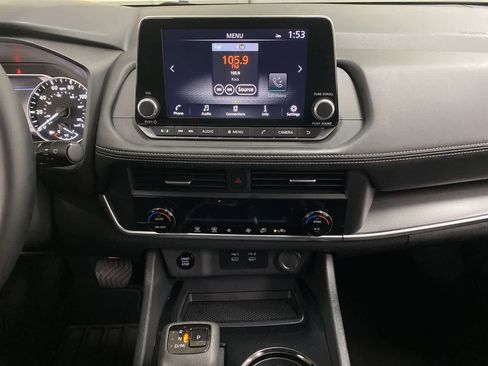 Used 2025 Nissan Rogue SV image 23