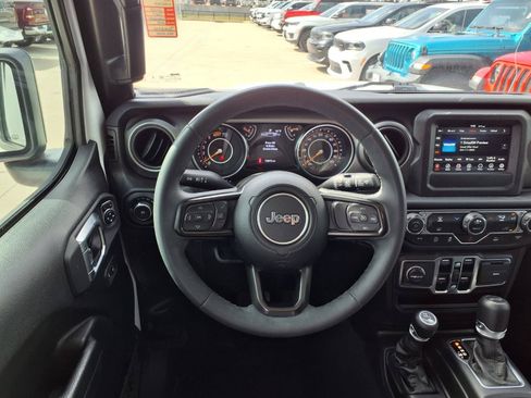 Used 2023 Jeep Wrangler Unlimited Sport AWD/4WD image 17