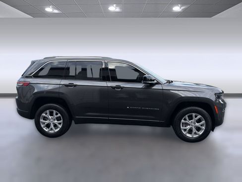 Used 2023 Jeep Grand Cherokee Limited w/ Luxury Tech Group II AWD/4WD image 8