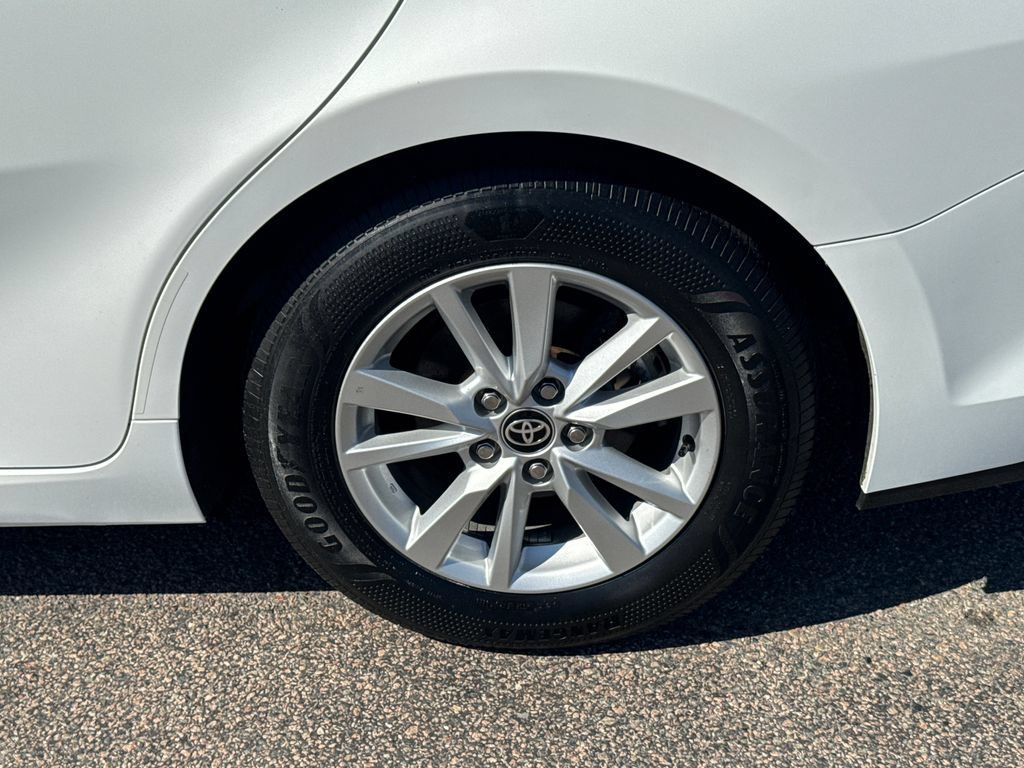 Used 2025 Toyota Camry LE FWD image 39