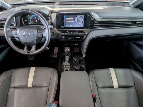 Certified 2025 Toyota Camry SE FWD image 27
