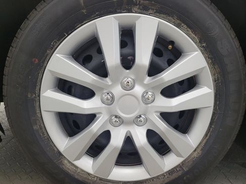 Used 2024 Nissan Sentra S FWD image 31