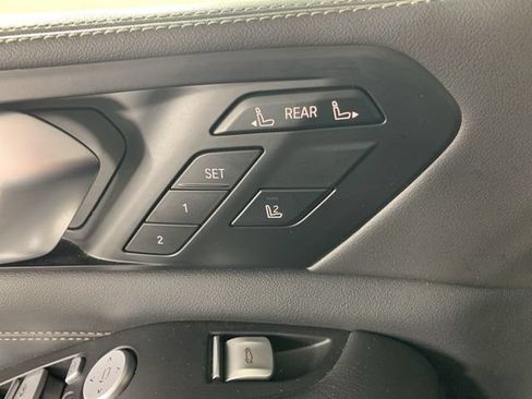 Used 2025 BMW X7 xDrive40i AWD/4WD image 19