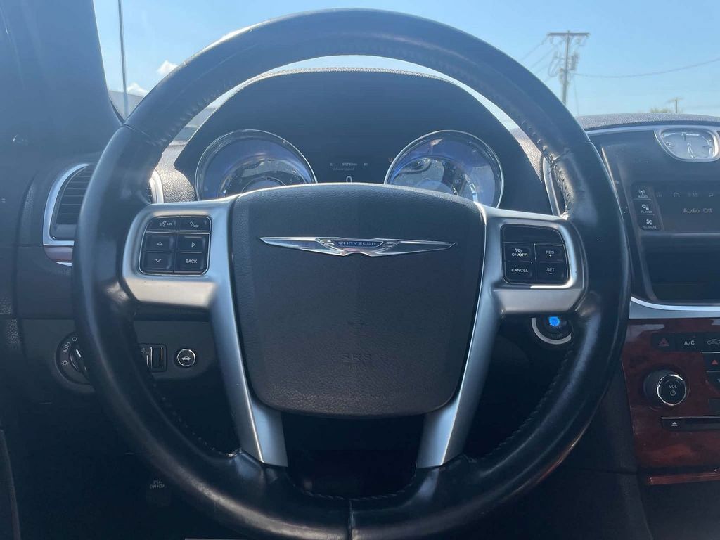 Used 2012 Chrysler 300 Limited RWD image 9