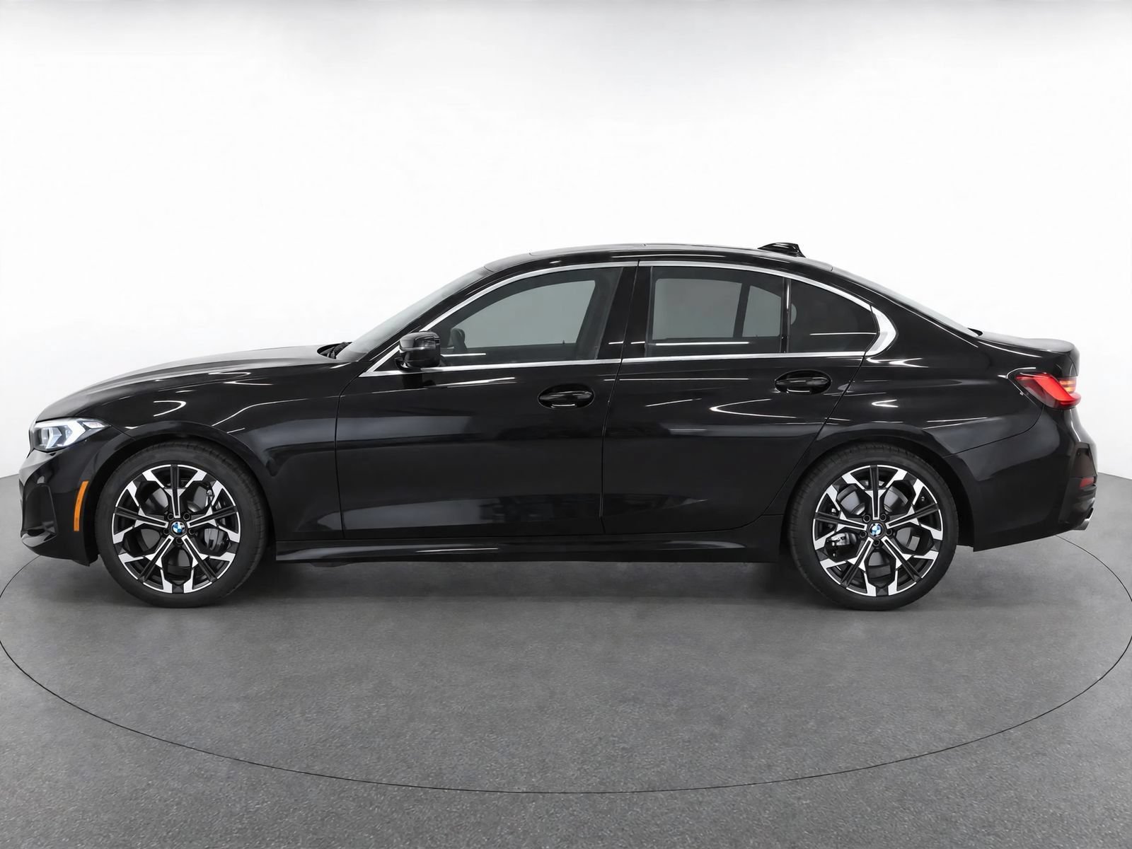 Used 2025 BMW 330i Sedan RWD image 3