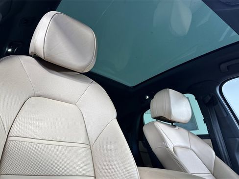 Used 2024 Porsche Cayenne Base image 19