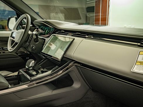 New 2025 Land Rover Range Rover Sport Dynamic SE image 22