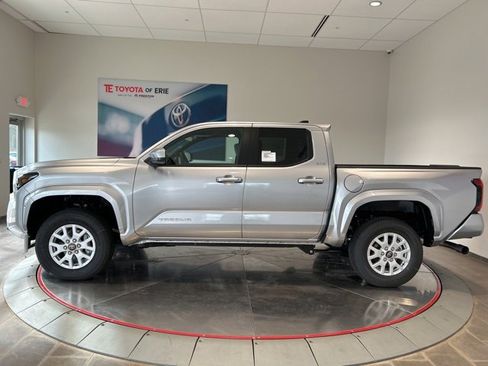 New 2025 Toyota Tacoma SR5 image 3