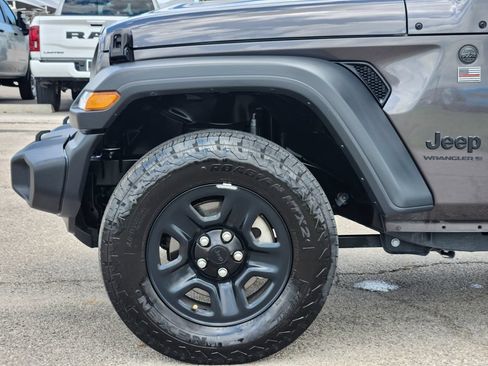 Used 2025 Jeep Wrangler Unlimited Sport AWD/4WD image 9