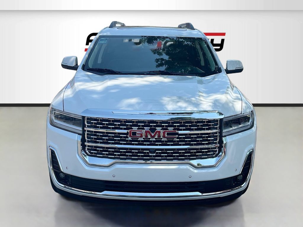 Used 2022 GMC Acadia Denali w/ Denali Technology Package AWD/4WD image 2