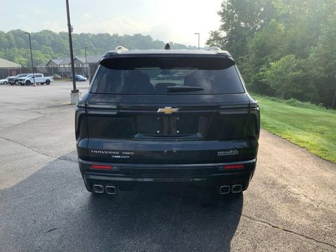 Used 2026 Chevrolet Traverse High Country w/ LPO, Floor Liner Package AWD/4WD image 9