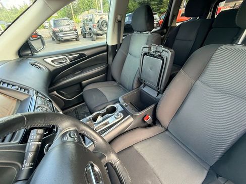 Used 2020 Nissan Pathfinder SV AWD/4WD image 28
