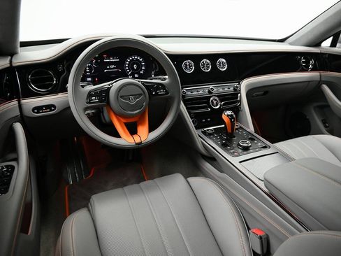 Used 2025 Bentley Flying Spur Plug-In Hybrid AWD/4WD image 10