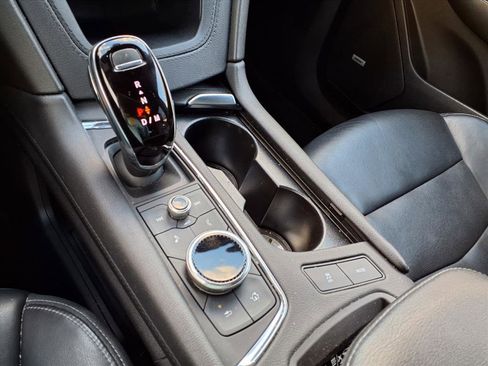 Used 2022 Cadillac XT6 Premium Luxury image 14